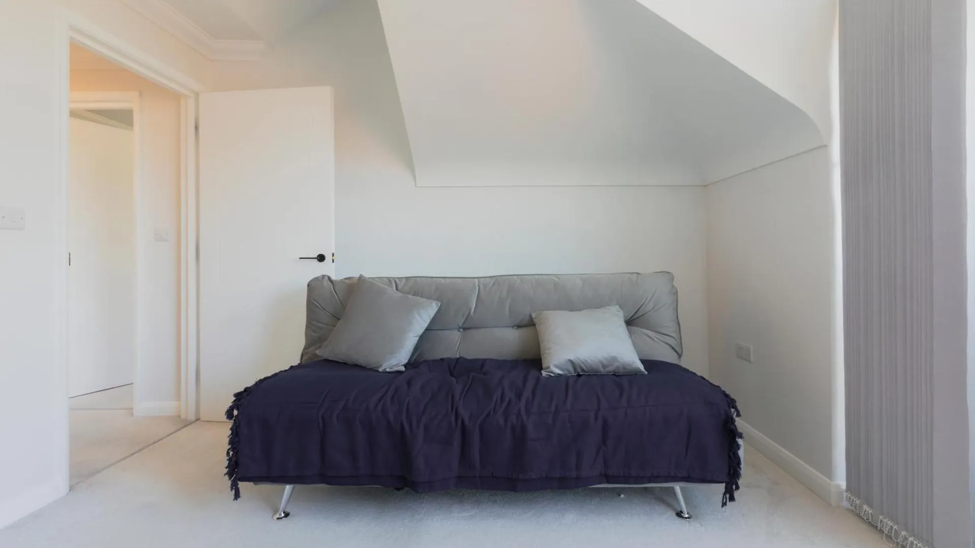 Newly Refurbished Two Bedroom Flat Near Town Centre Bournemouth United Kingdom