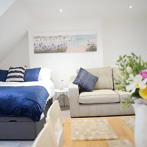 The Bay Beach Apartment